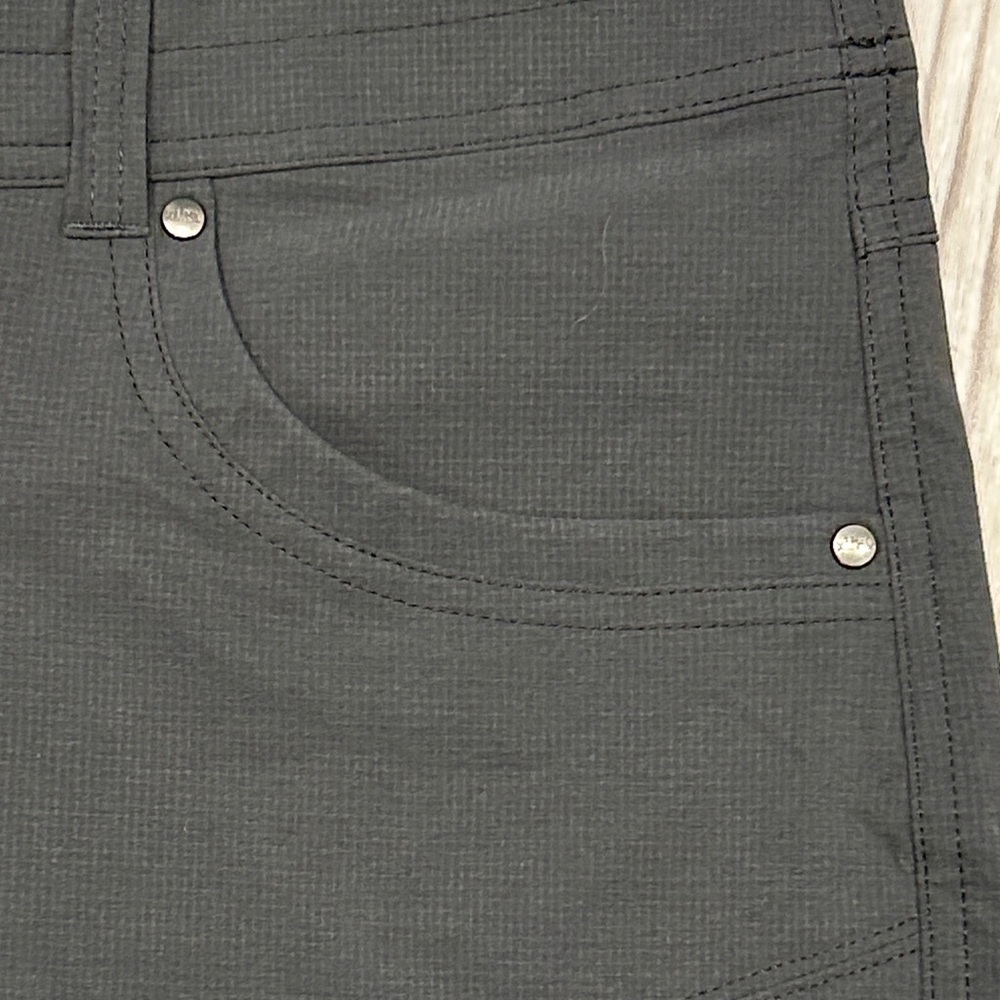 Kuhl Black/Gray 108846 Men's Flat Front Cargo Shorts 8” Hiking-Preowned - Picture 4 of 7